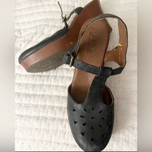 Black leather clog